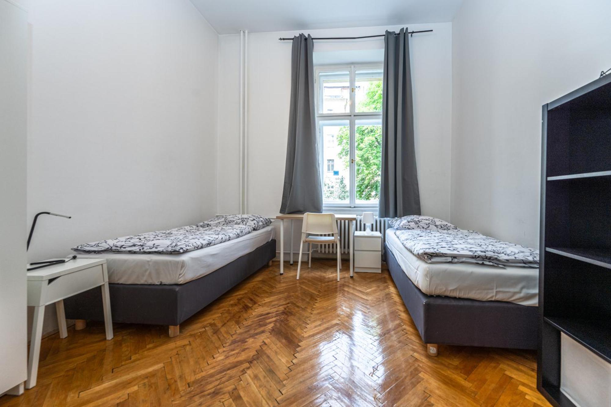 Apartments Safarikova 18 Prag Exteriör bild